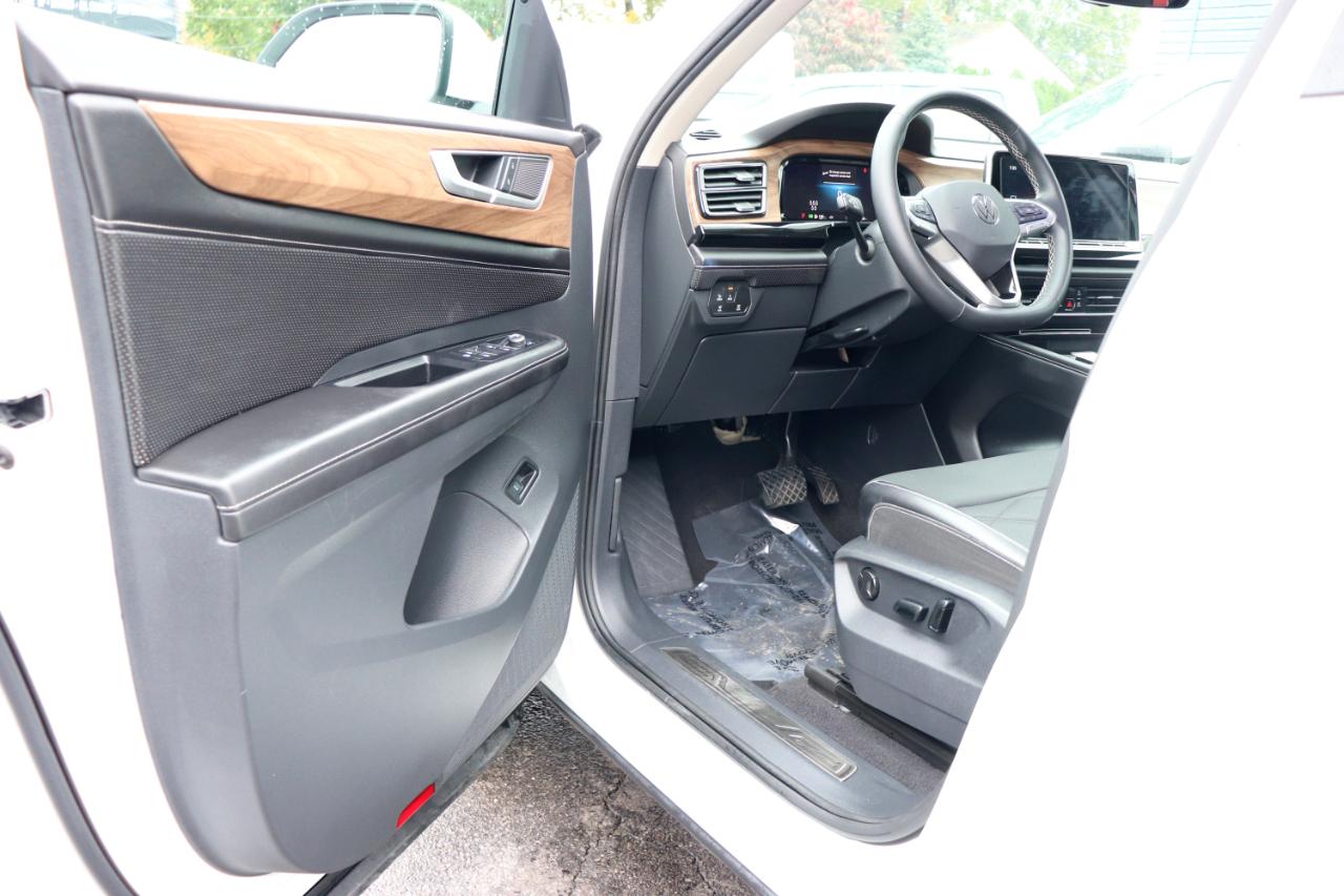 Volkswagen Atlas 2.0T SE w/Technology FWD 2025