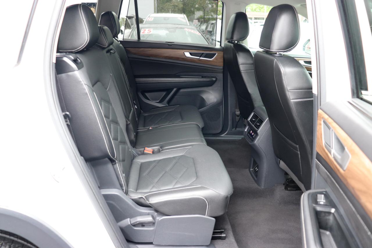 Volkswagen Atlas 2.0T SE w/Technology FWD 2025