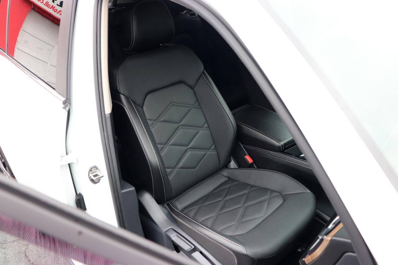 Volkswagen Atlas 2.0T SE w/Technology FWD 2025