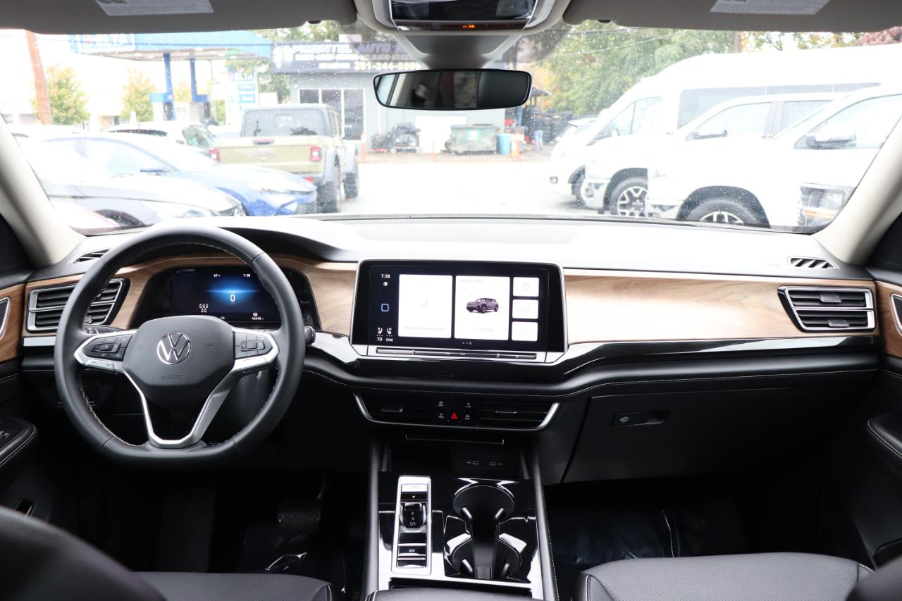 Volkswagen Atlas 2.0T SE w/Technology FWD 2025