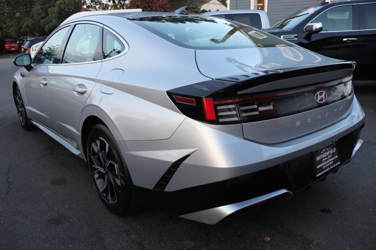 Hyundai Sonata SEL FWD 2025