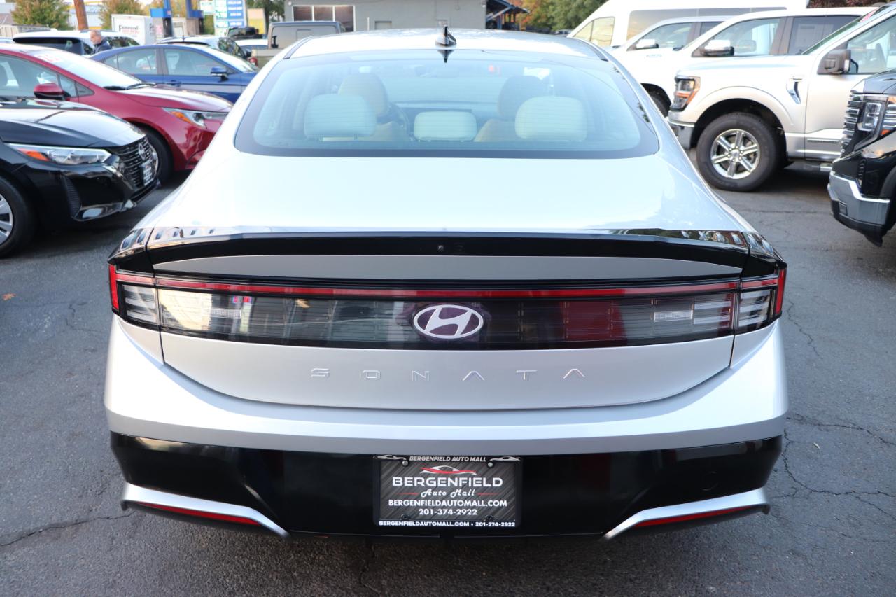 Hyundai Sonata SEL FWD 2025