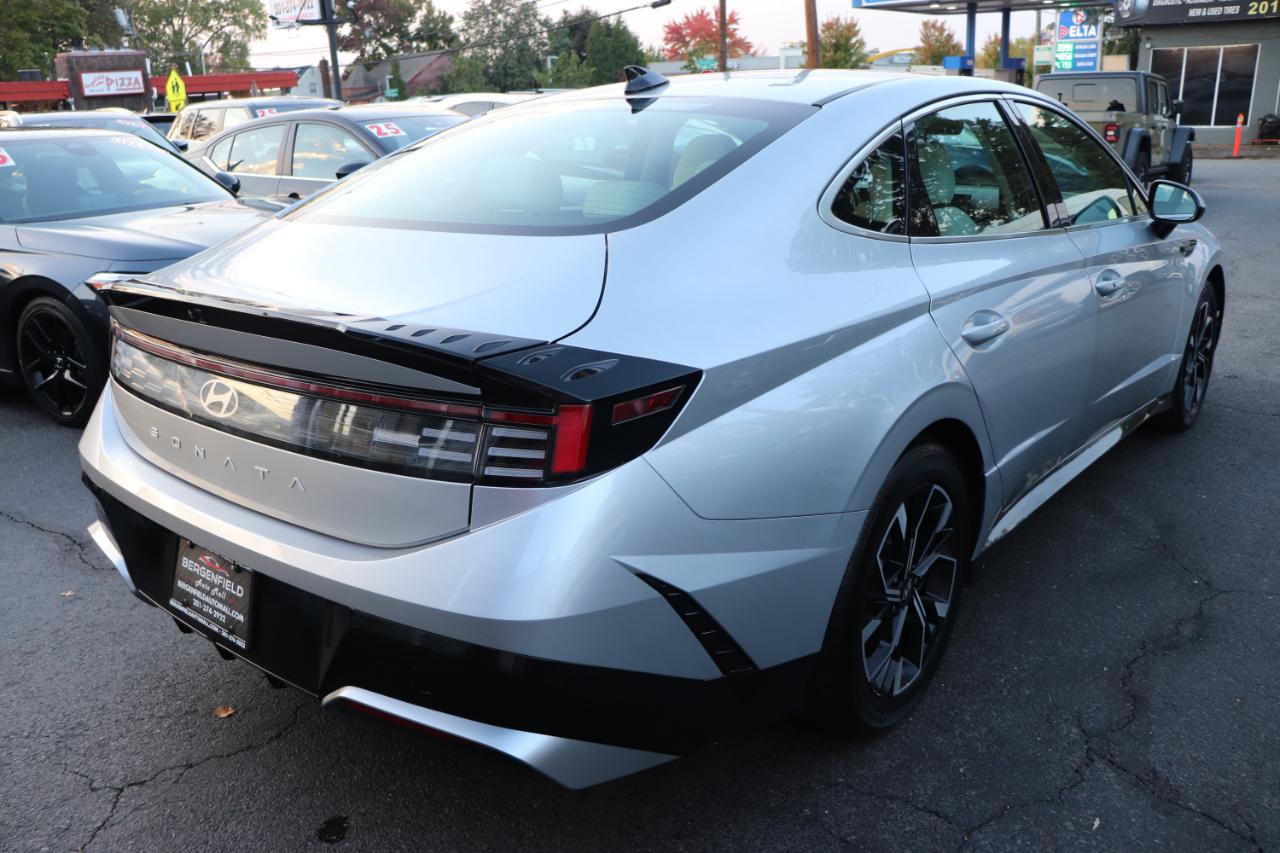Hyundai Sonata SEL FWD 2025