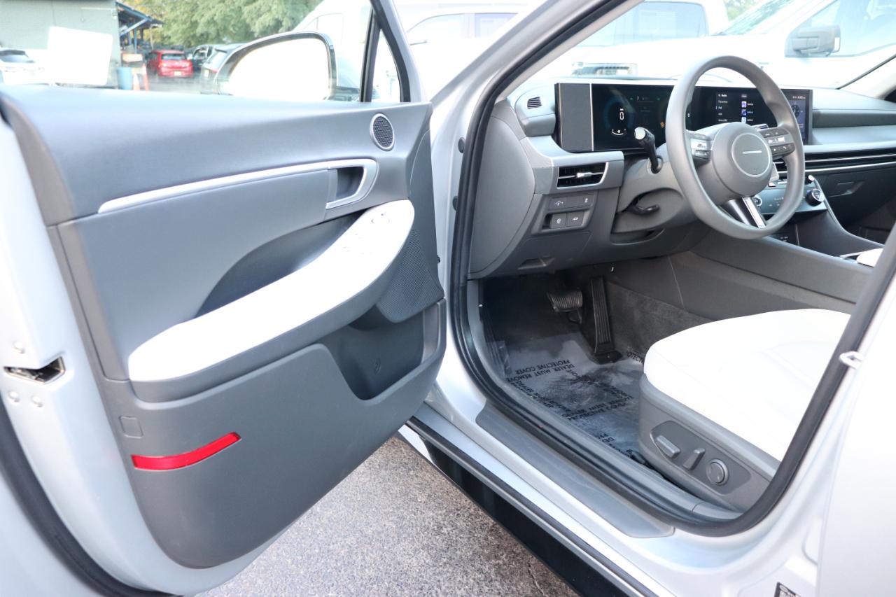 Hyundai Sonata SEL FWD 2025
