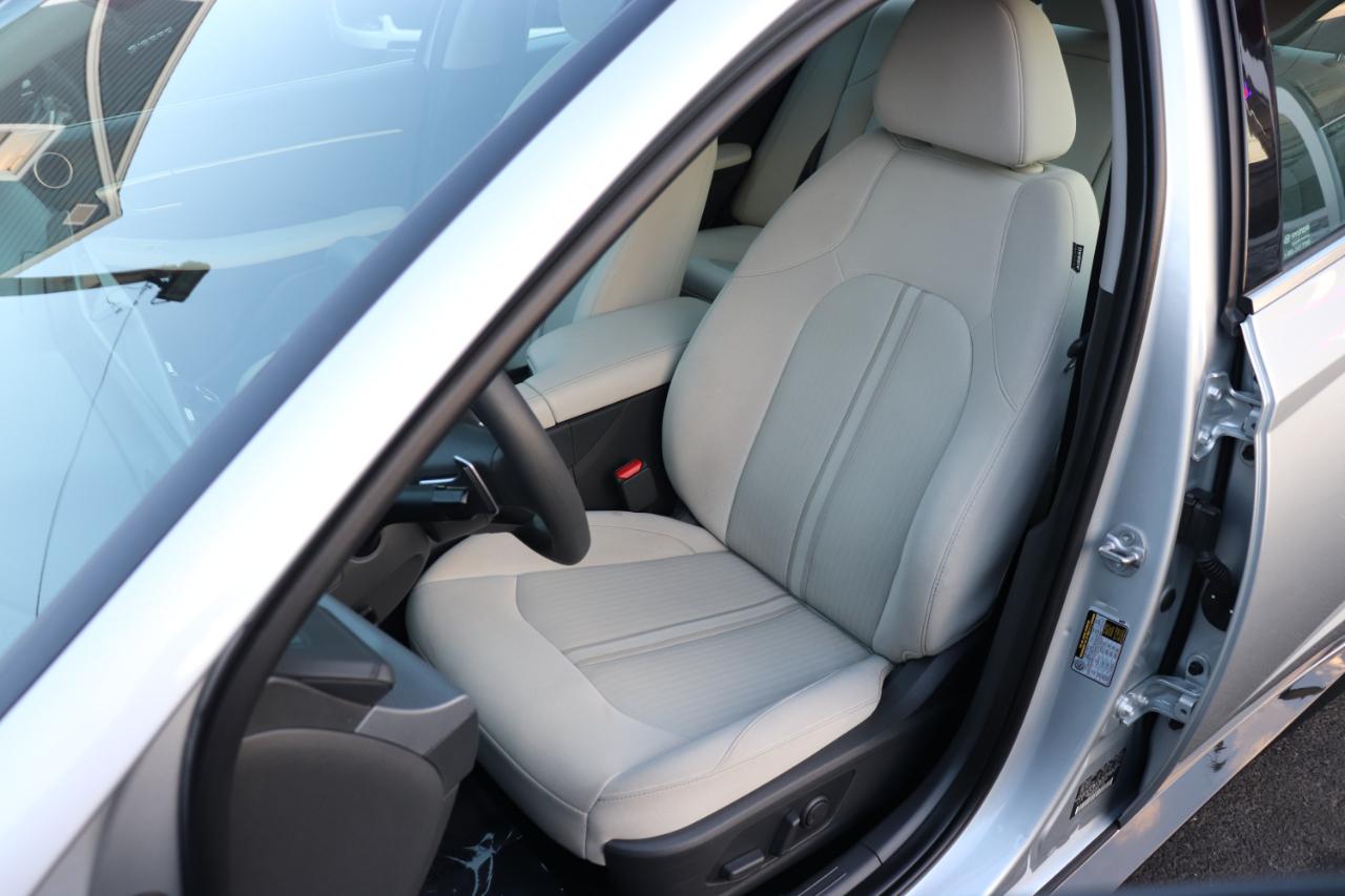 Hyundai Sonata SEL FWD 2025