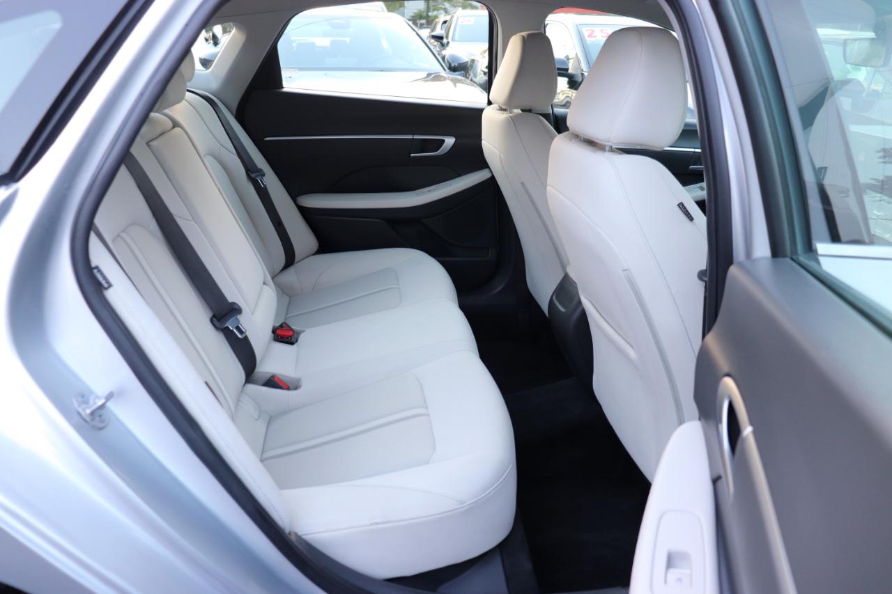 Hyundai Sonata SEL FWD 2025