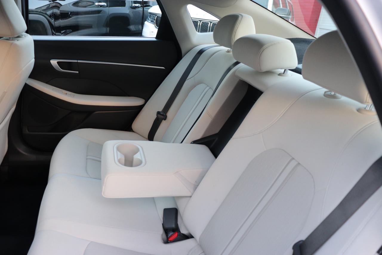 Hyundai Sonata SEL FWD 2025