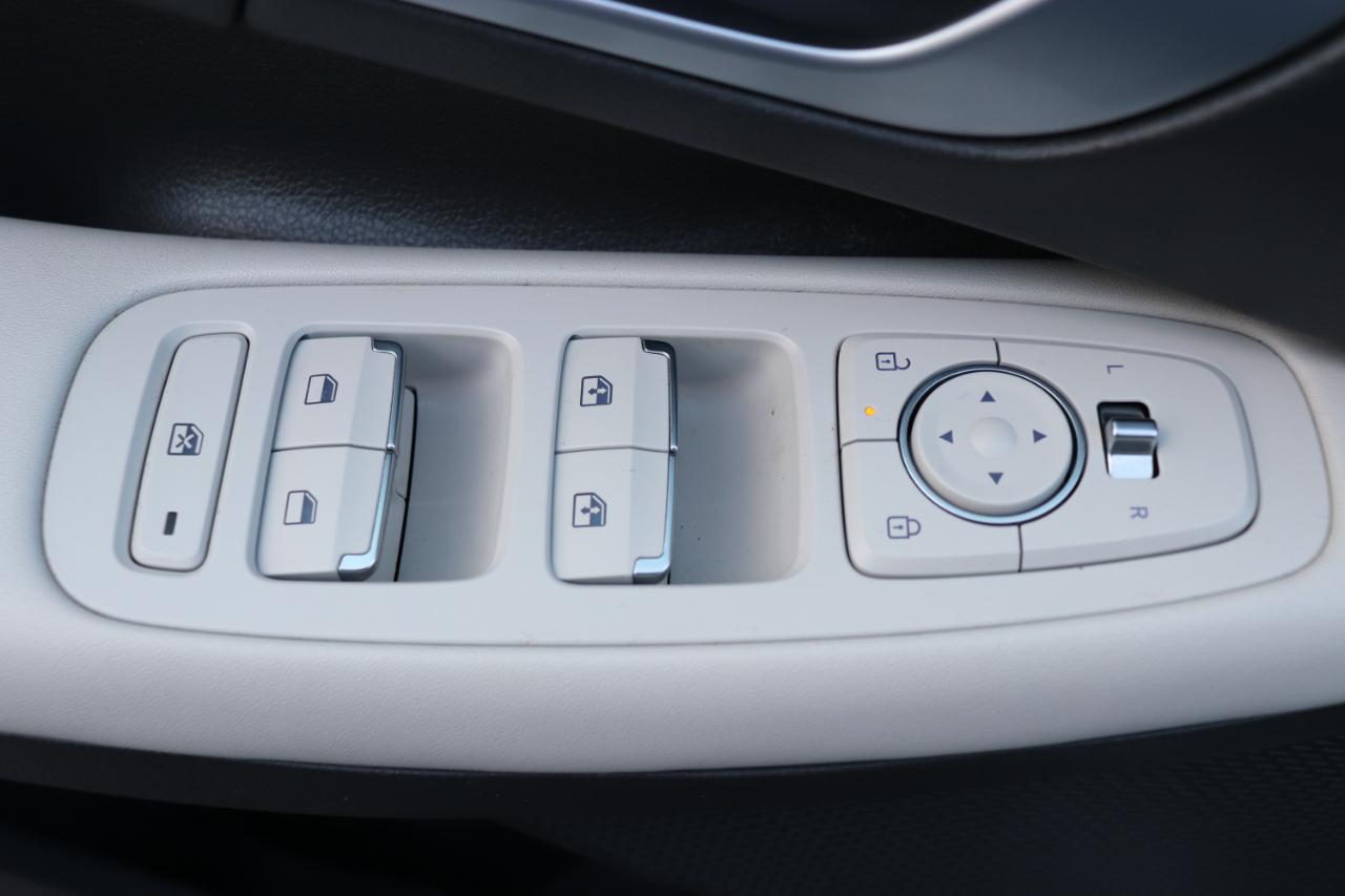 Hyundai Sonata SEL FWD 2025