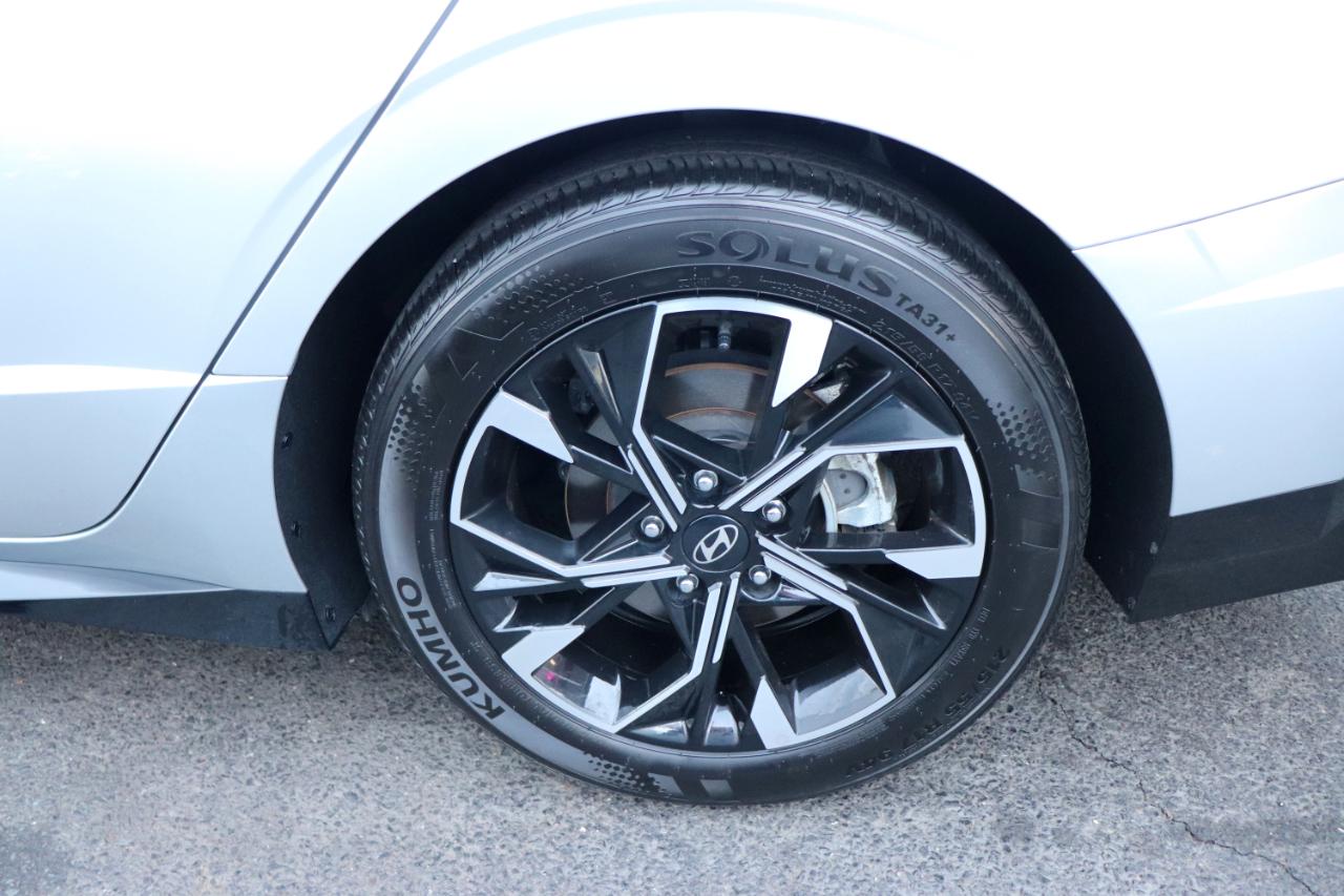 Hyundai Sonata SEL FWD 2025