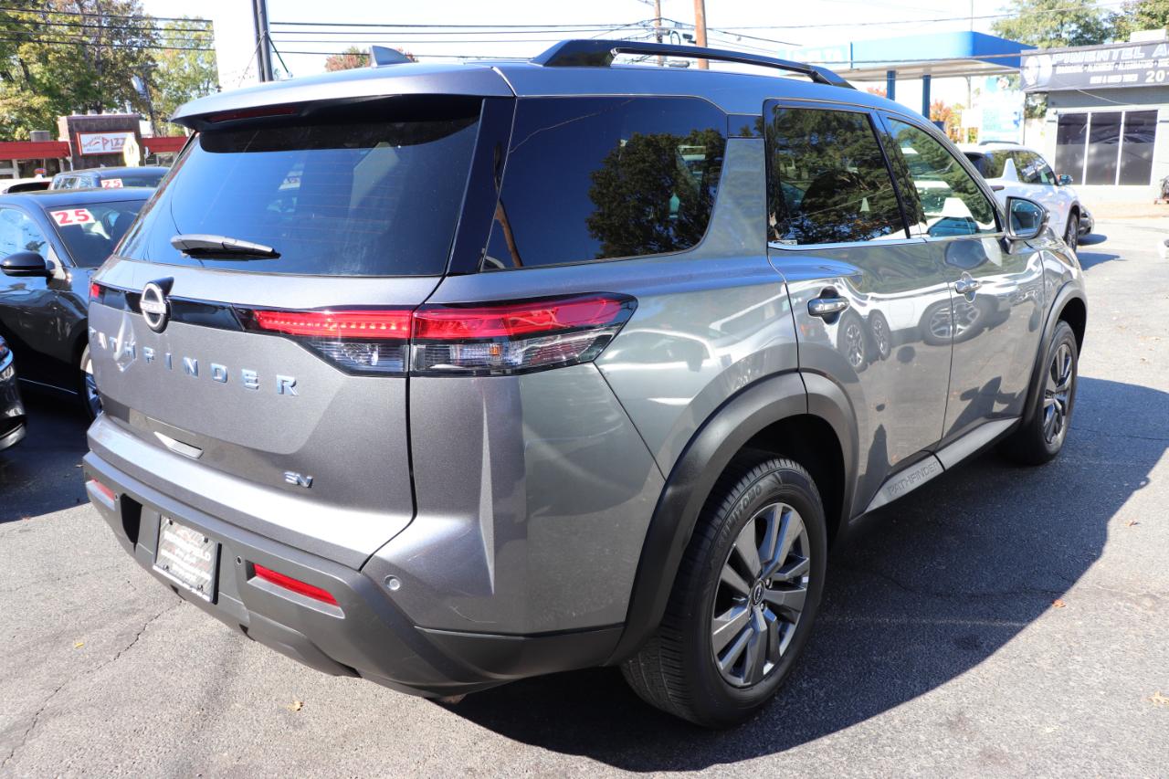 Nissan Pathfinder SV 2WD 2024