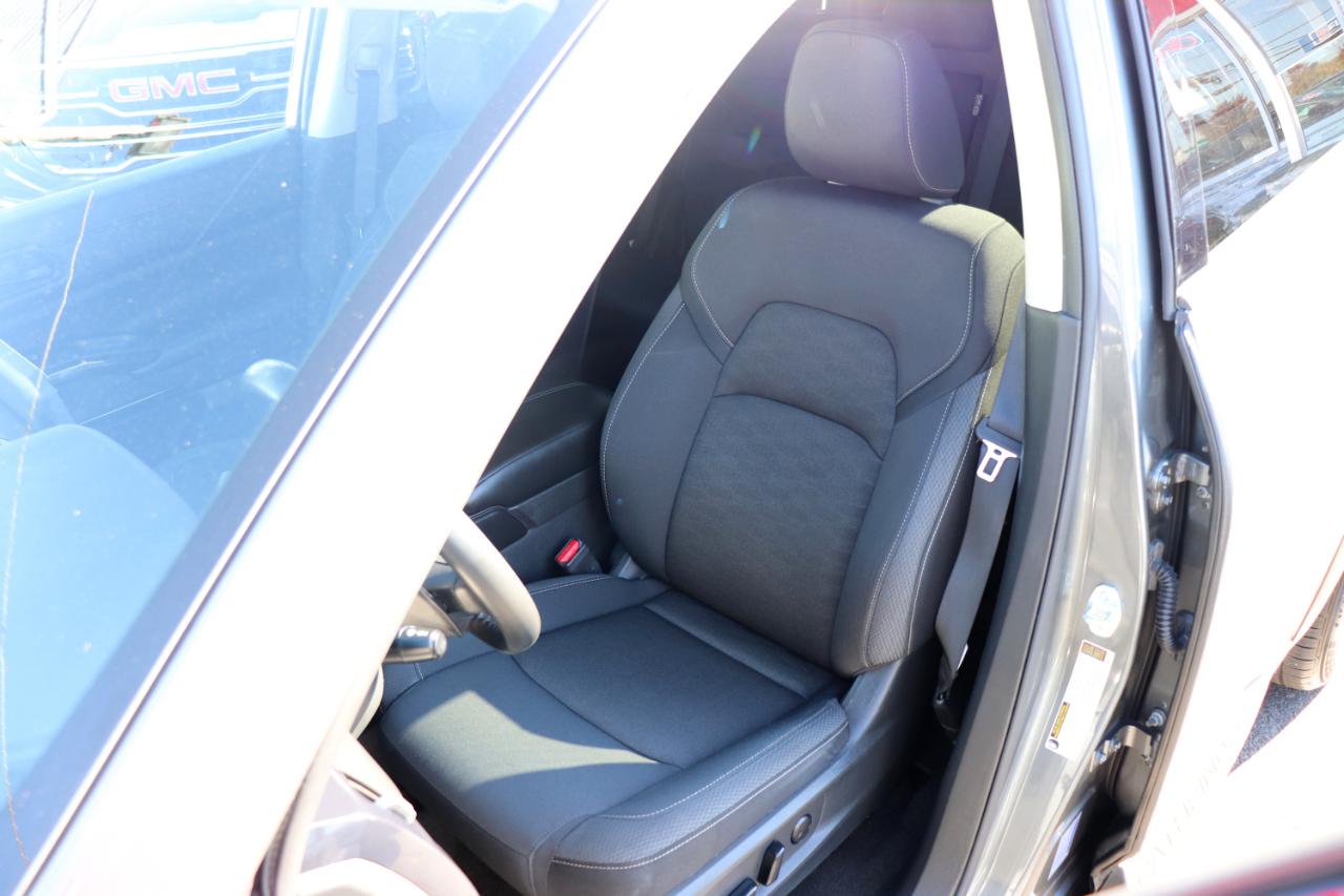 Nissan Pathfinder SV 2WD 2024