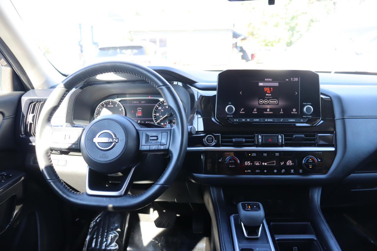 Nissan Pathfinder SV 2WD 2024