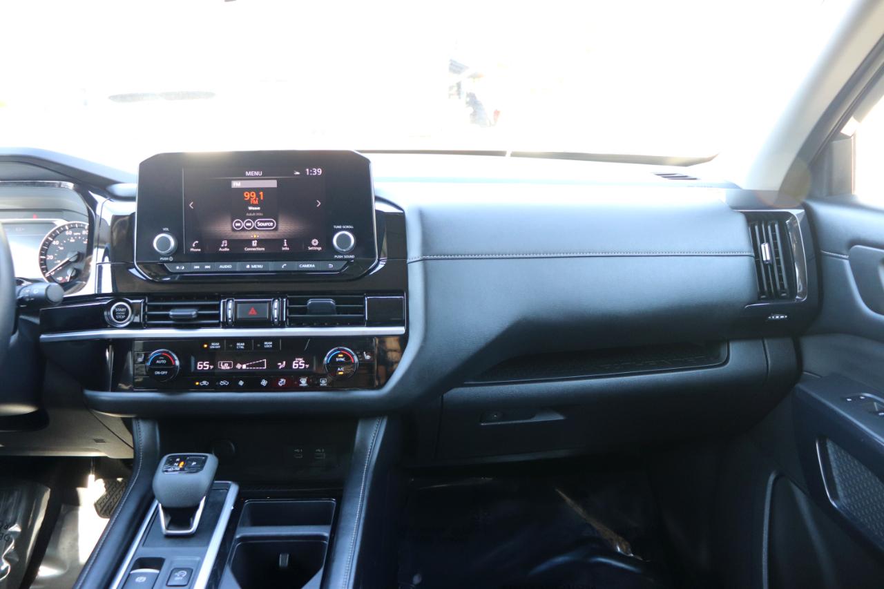Nissan Pathfinder SV 2WD 2024