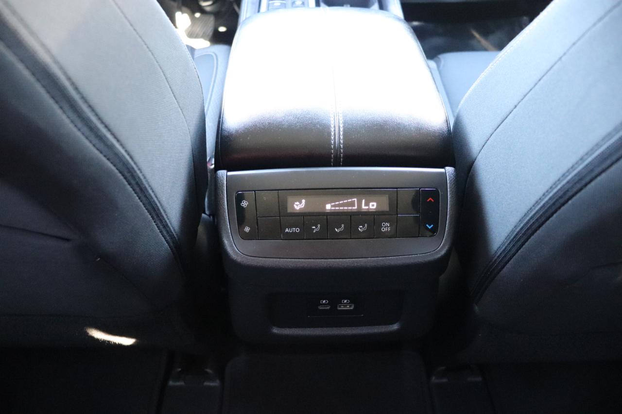 Nissan Pathfinder SV 2WD 2024