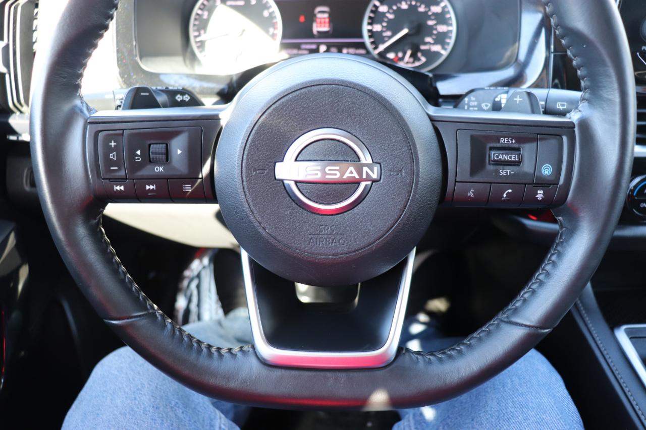 Nissan Pathfinder SV 2WD 2024