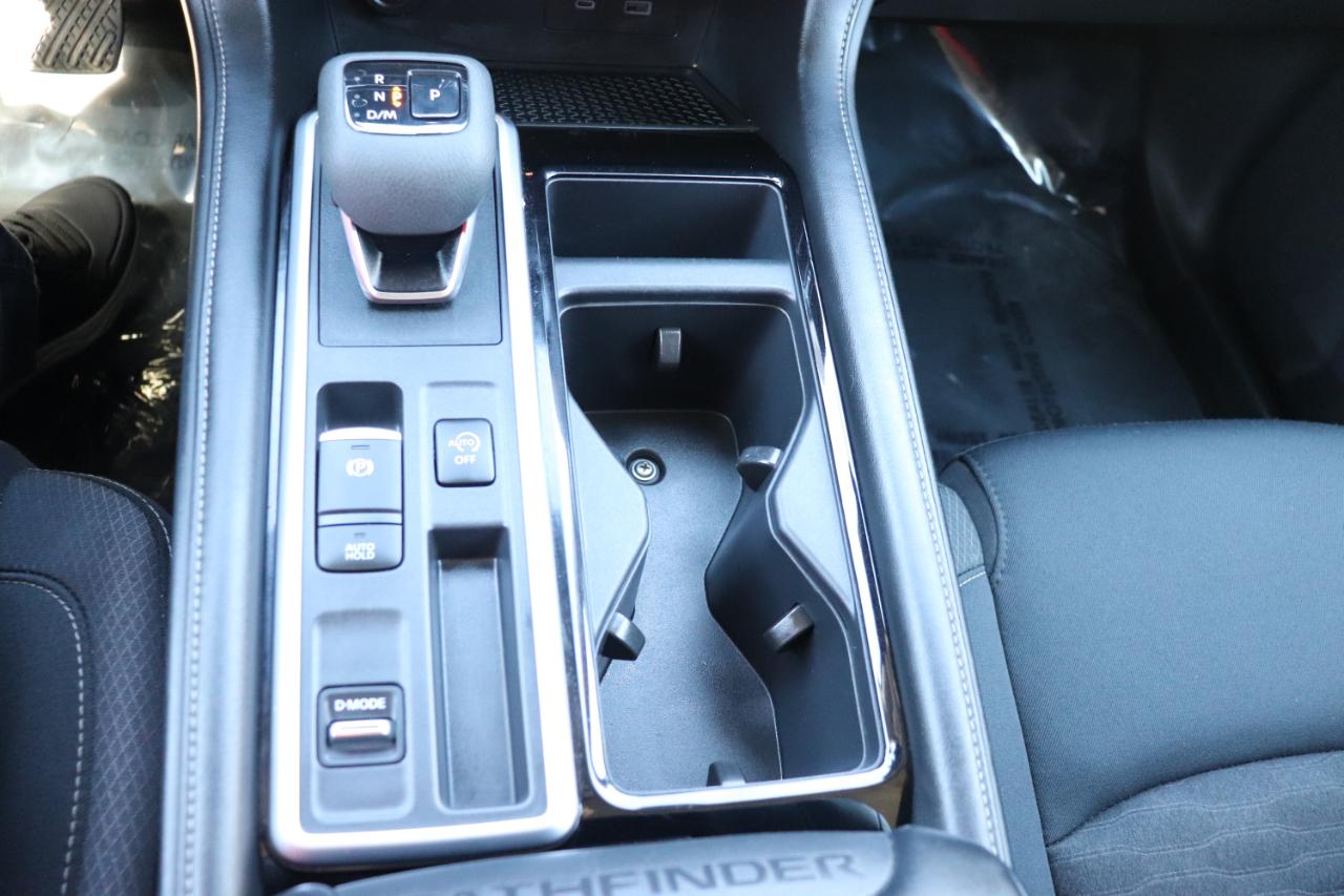 Nissan Pathfinder SV 2WD 2024