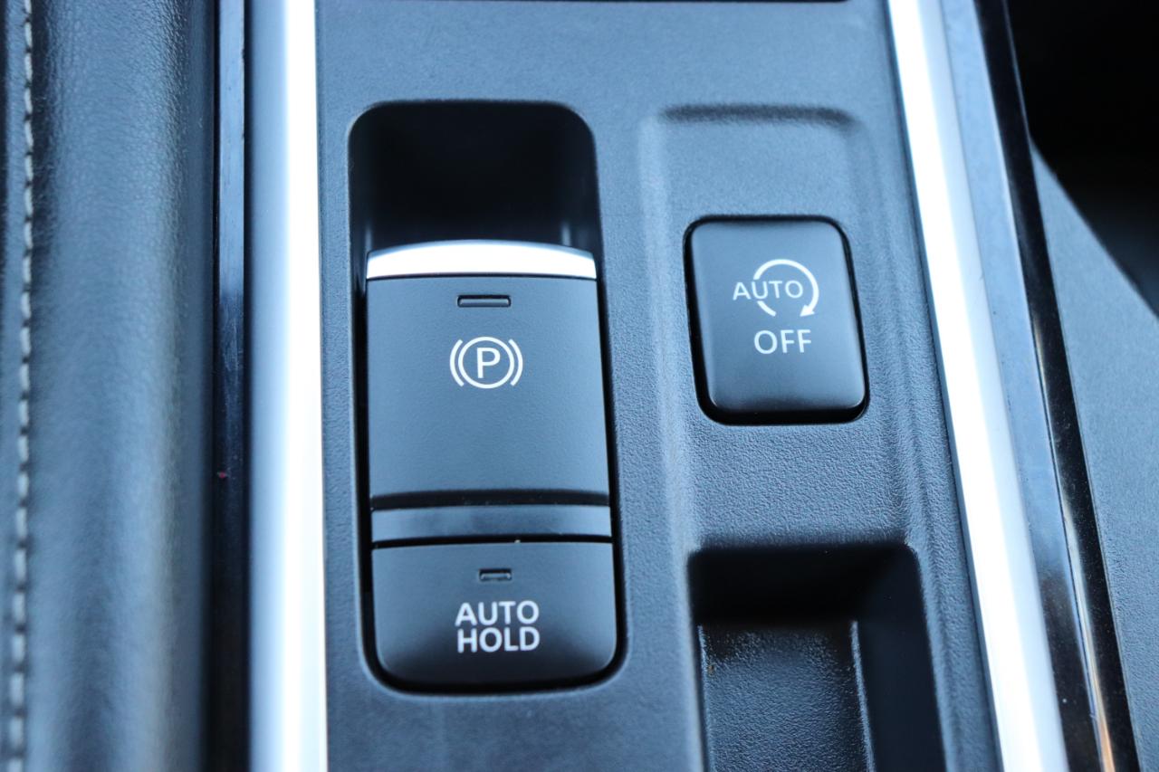 Nissan Pathfinder SV 2WD 2024
