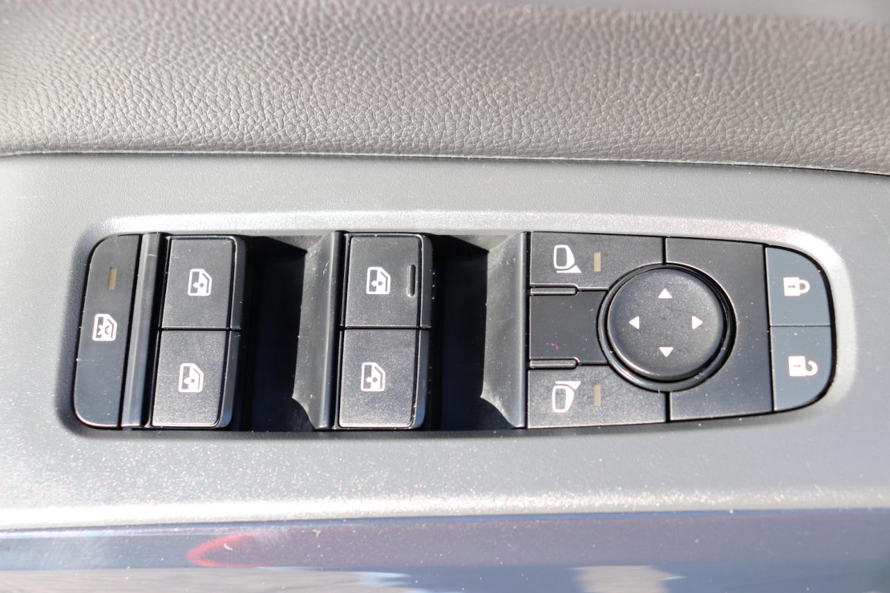 Nissan Pathfinder SV 2WD 2024