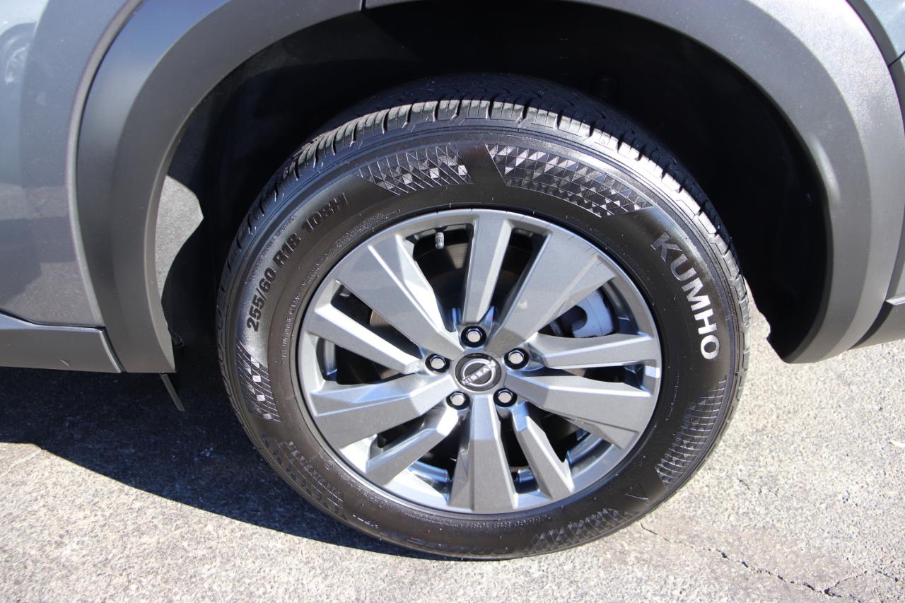Nissan Pathfinder SV 2WD 2024