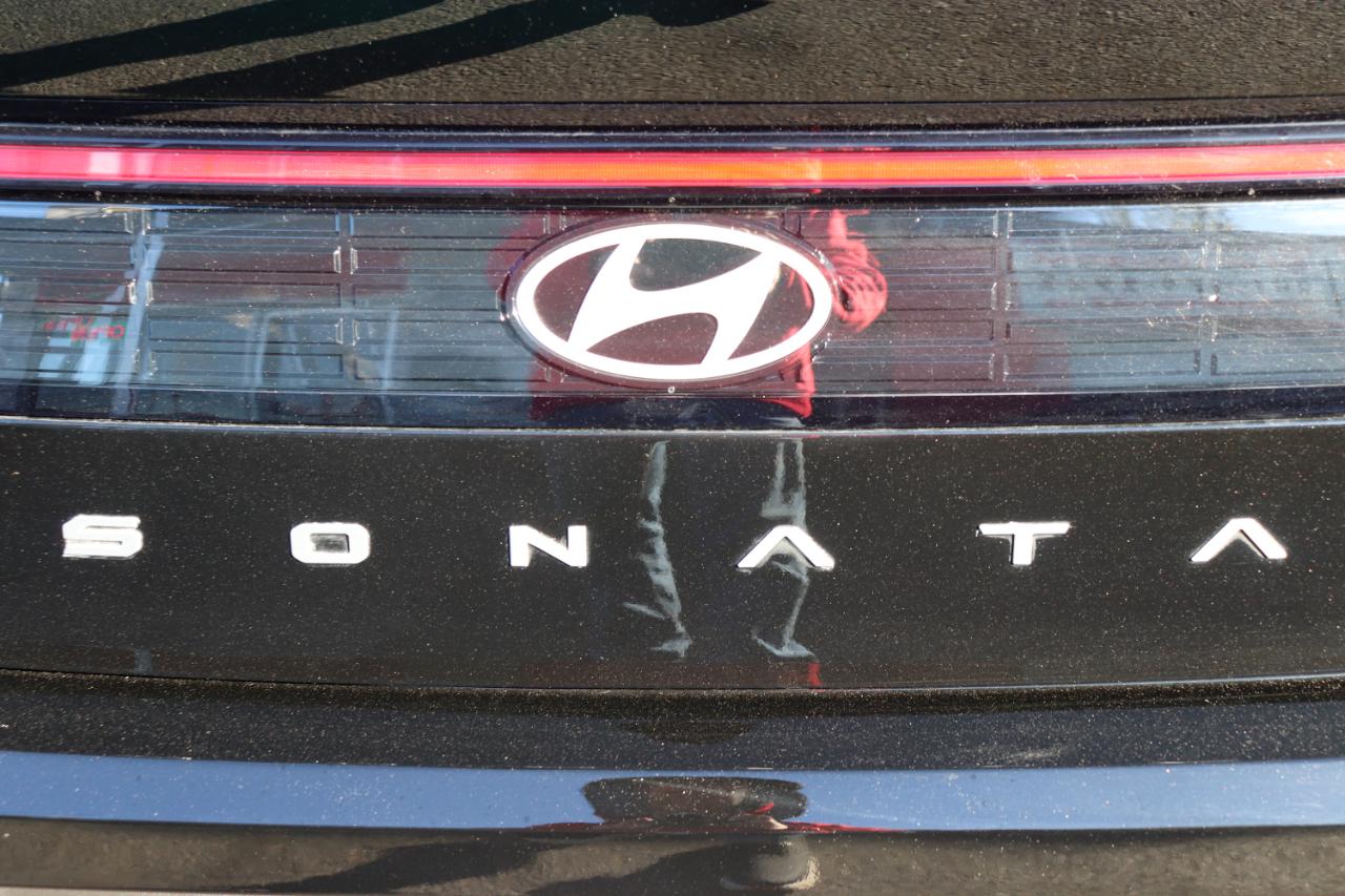 Hyundai Sonata Hybrid Blue FWD 2026