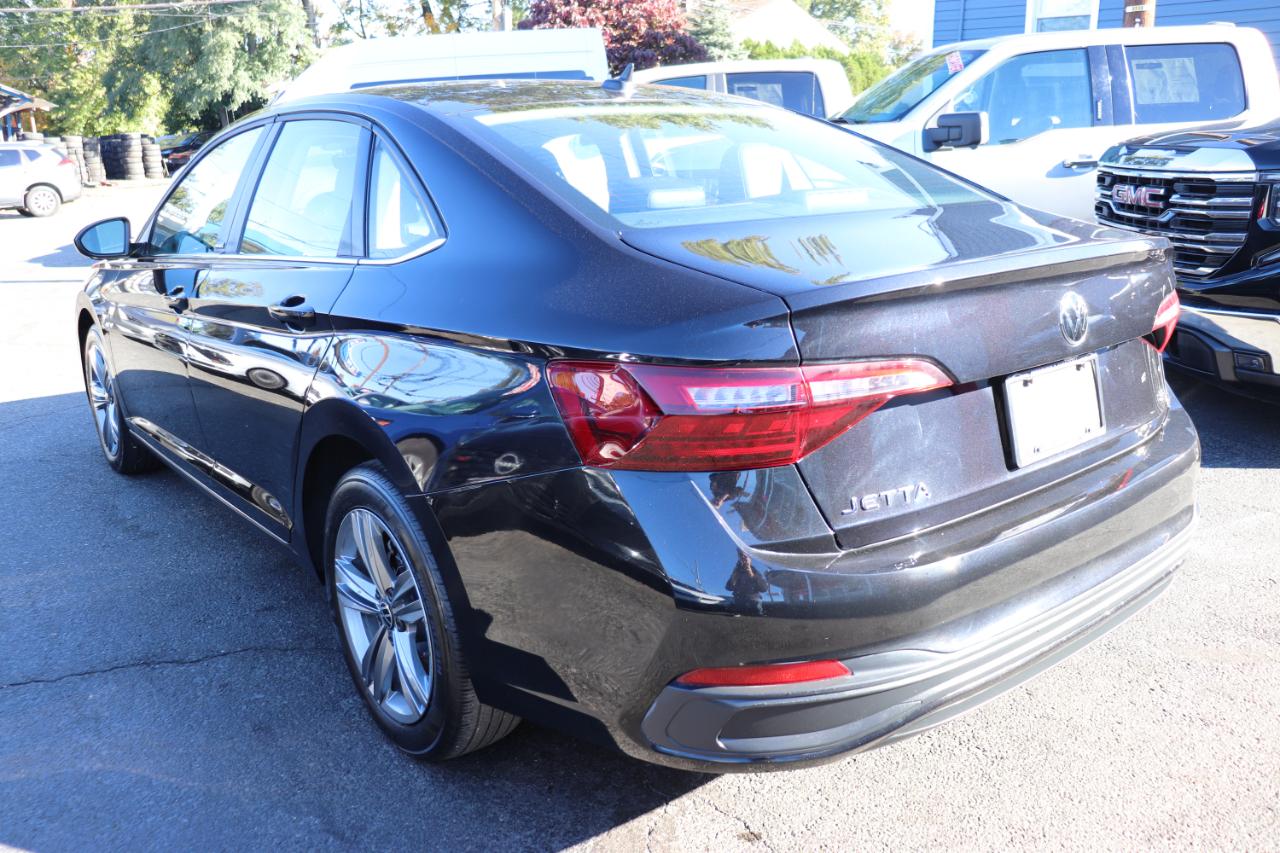 Volkswagen Jetta SE Auto 2024