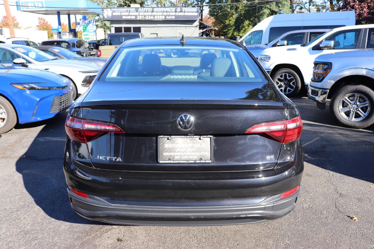 Volkswagen Jetta SE Auto 2024
