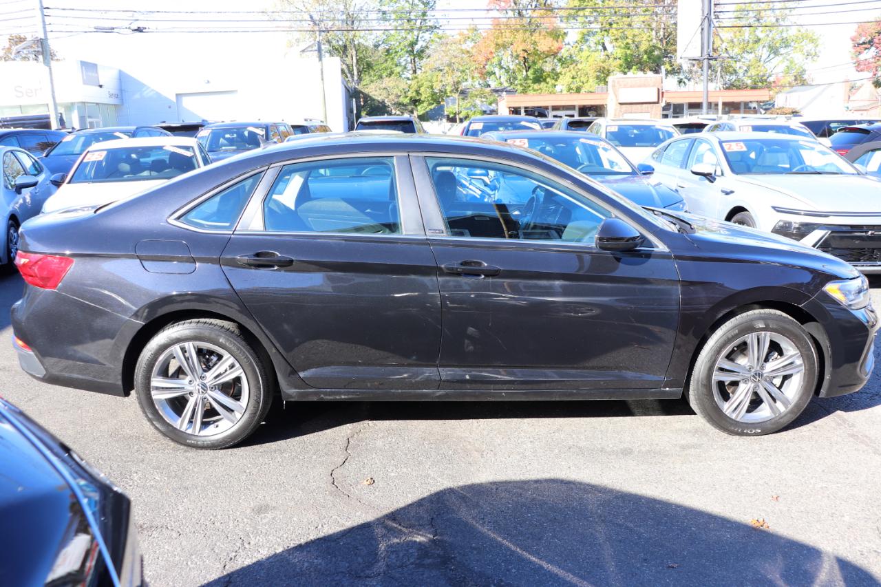 Volkswagen Jetta SE Auto 2024