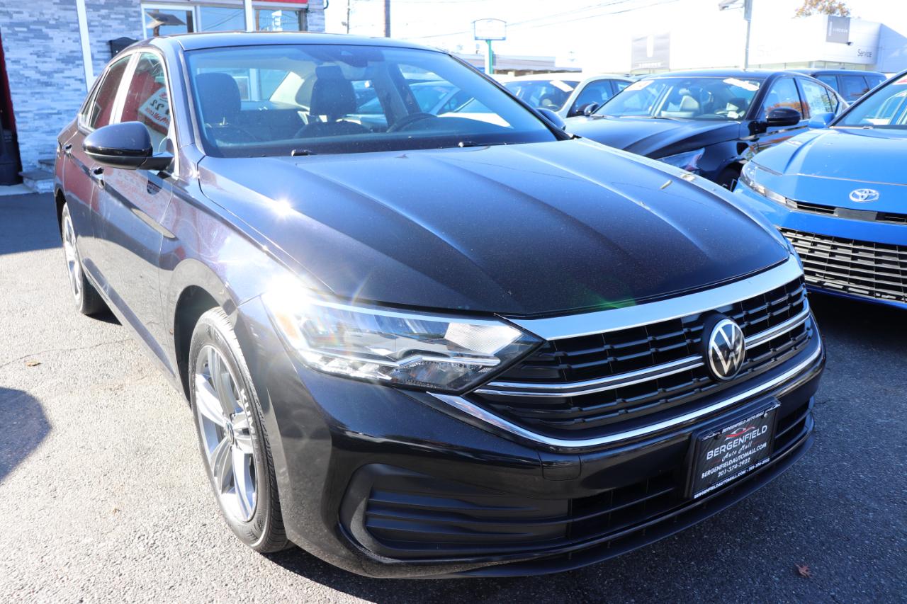 Volkswagen Jetta SE Auto 2024