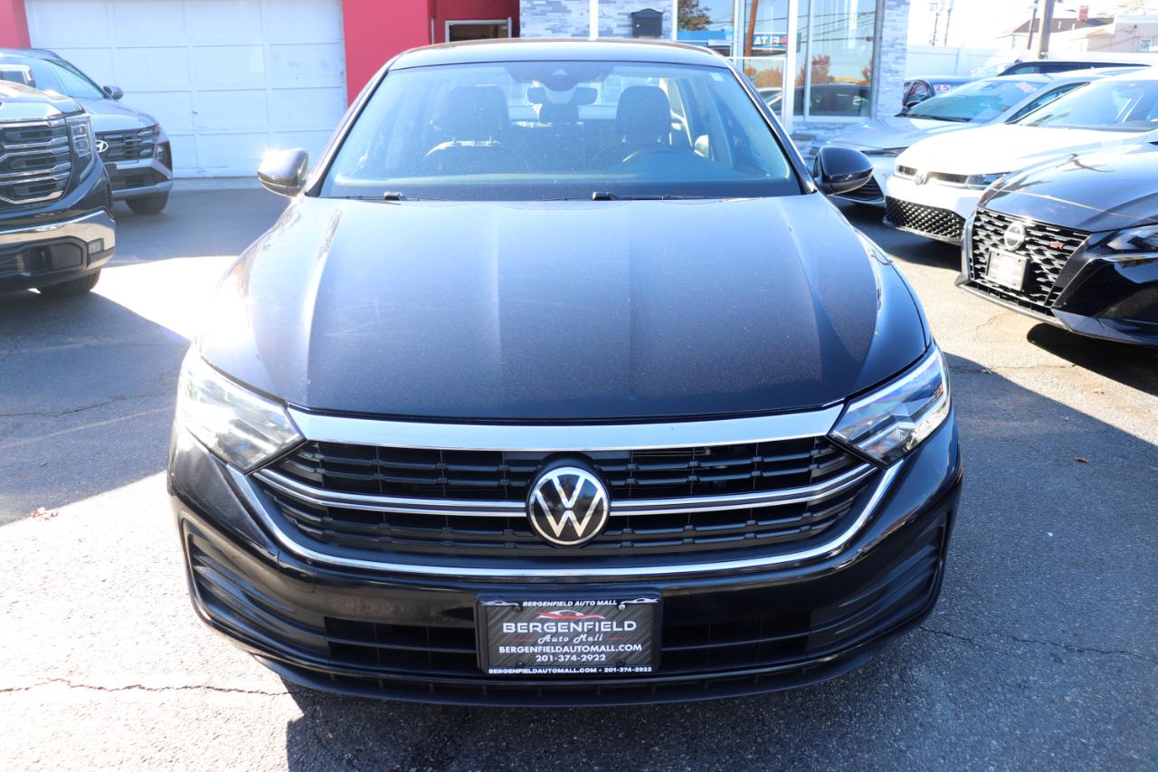 Volkswagen Jetta SE Auto 2024