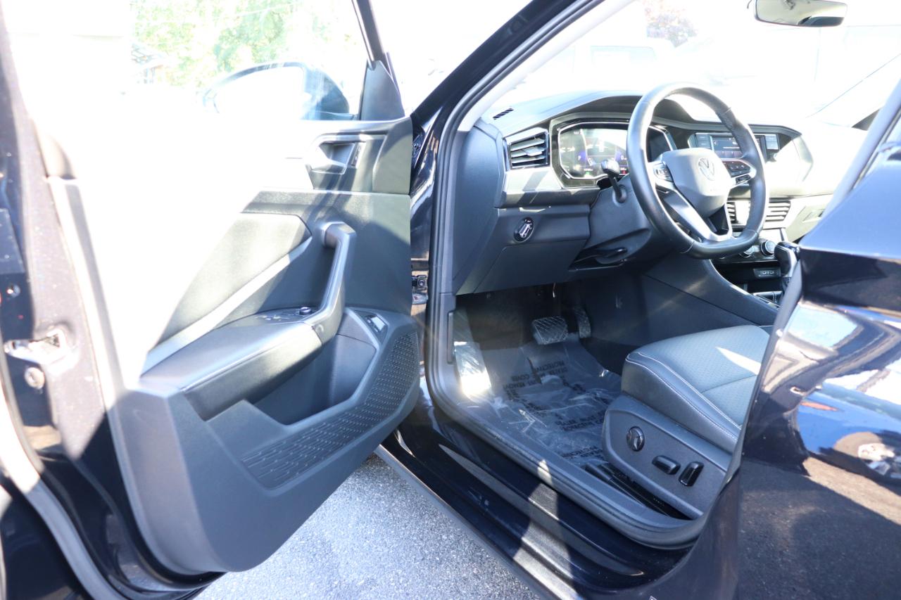 Volkswagen Jetta SE Auto 2024