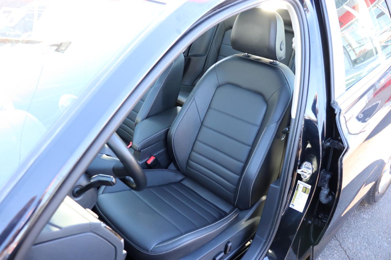 Volkswagen Jetta SE Auto 2024