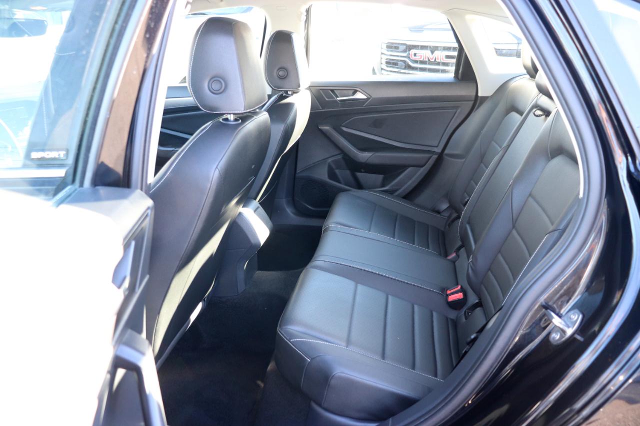 Volkswagen Jetta SE Auto 2024