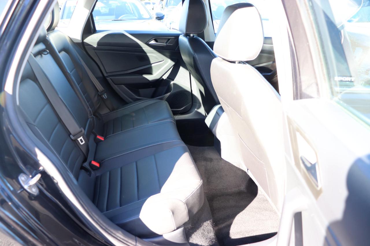 Volkswagen Jetta SE Auto 2024