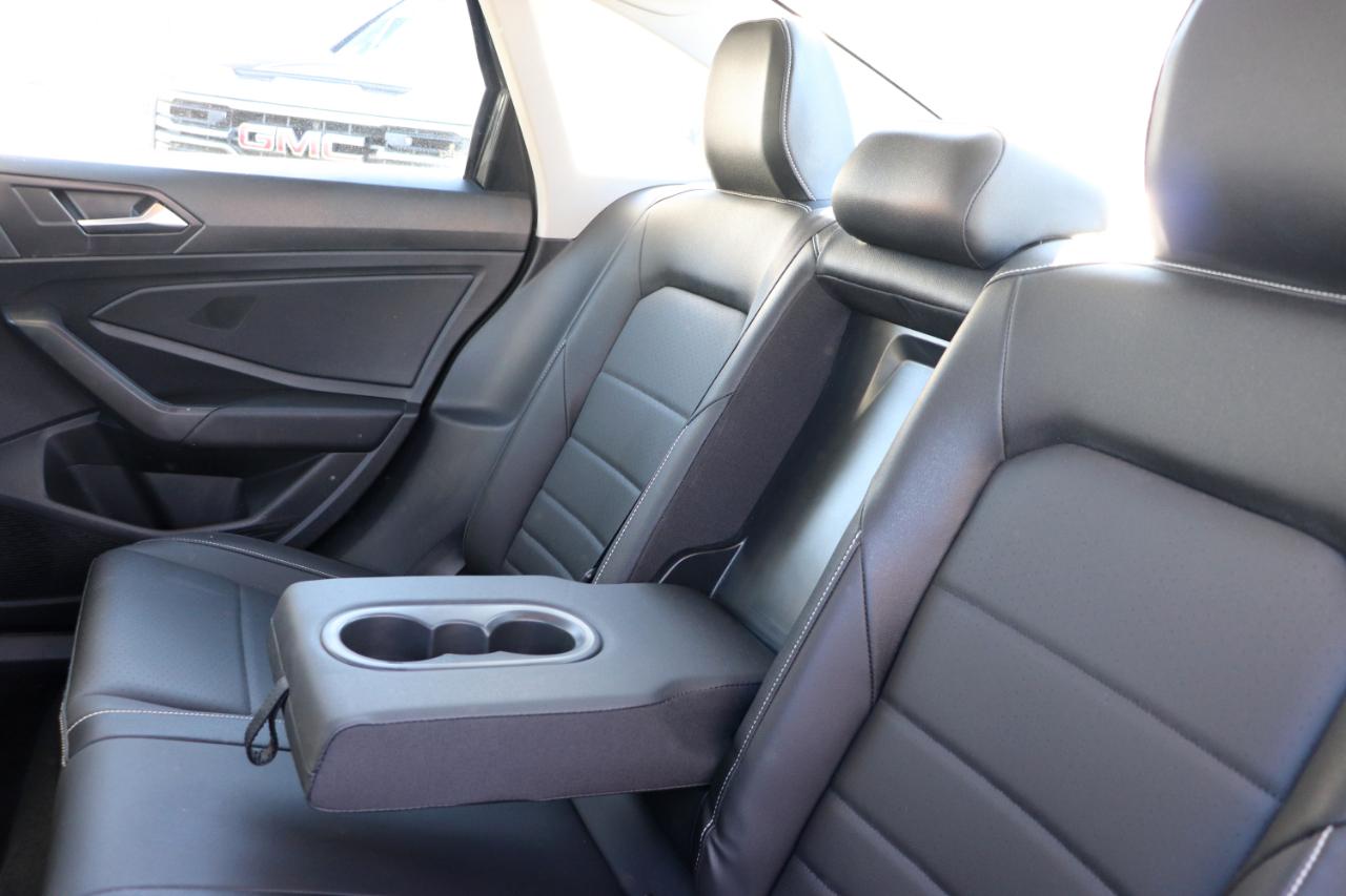 Volkswagen Jetta SE Auto 2024