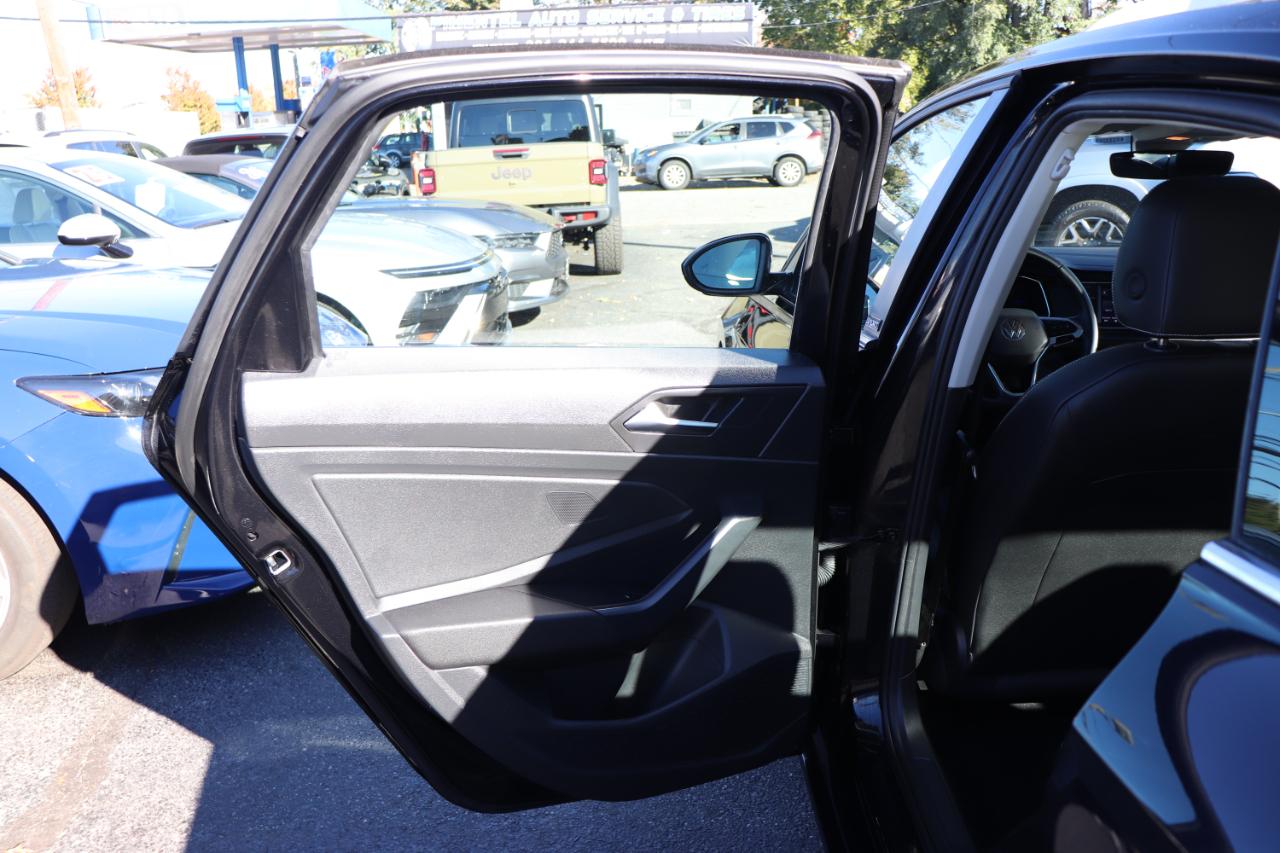 Volkswagen Jetta SE Auto 2024