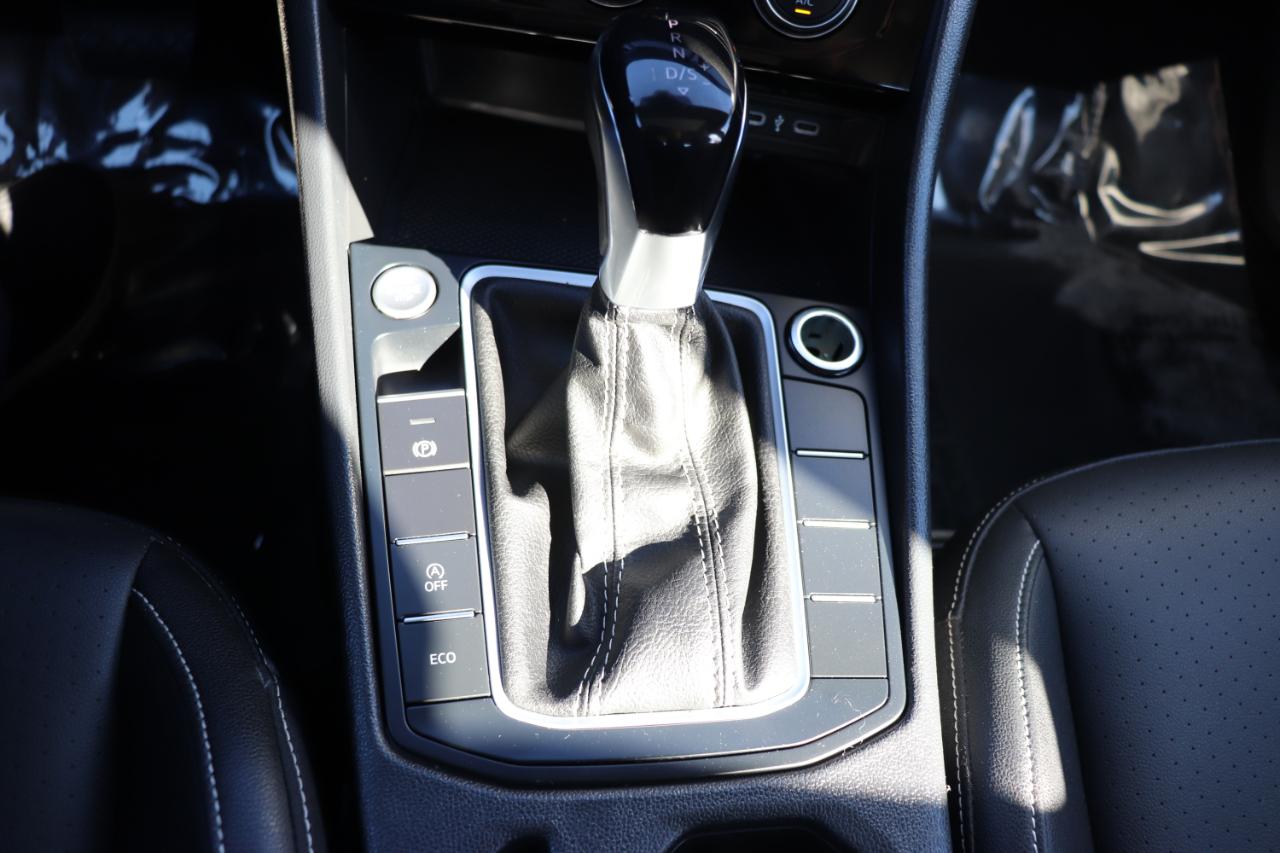 Volkswagen Jetta SE Auto 2024