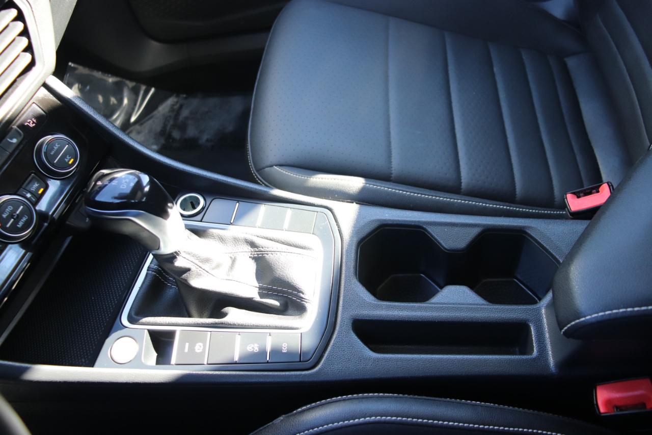 Volkswagen Jetta SE Auto 2024