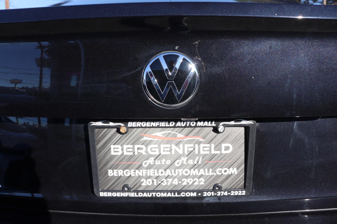 Volkswagen Jetta SE Auto 2024
