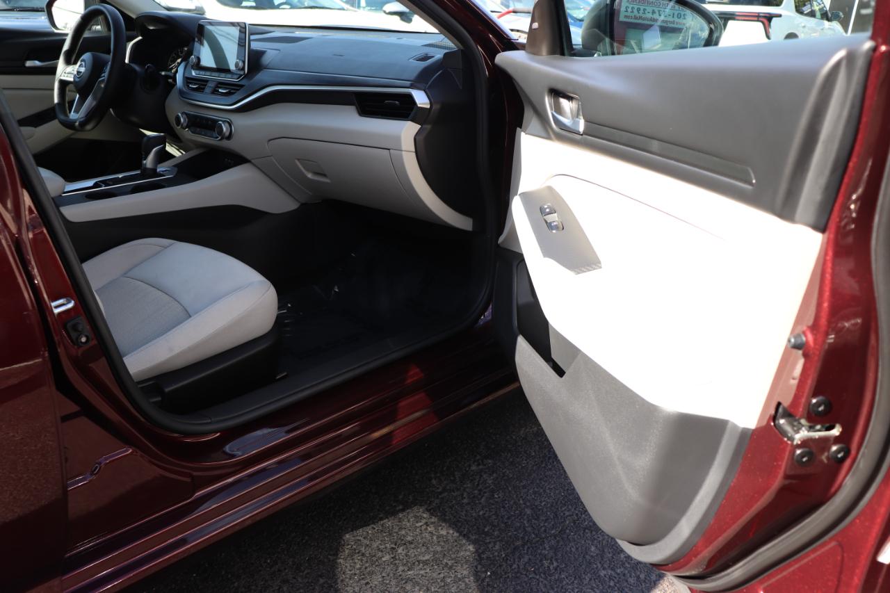 Nissan Altima SV FWD 2025
