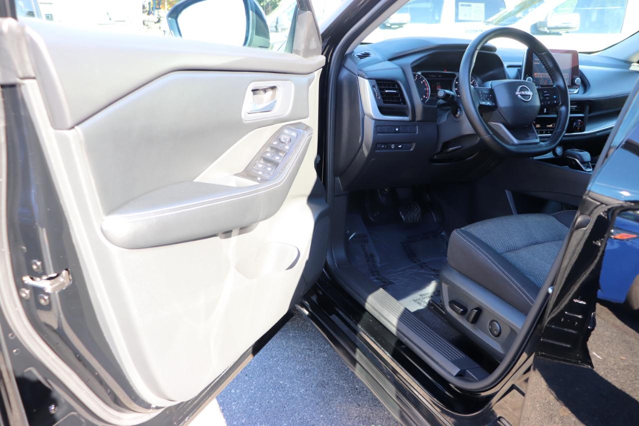 Nissan Rogue FWD SV 2025