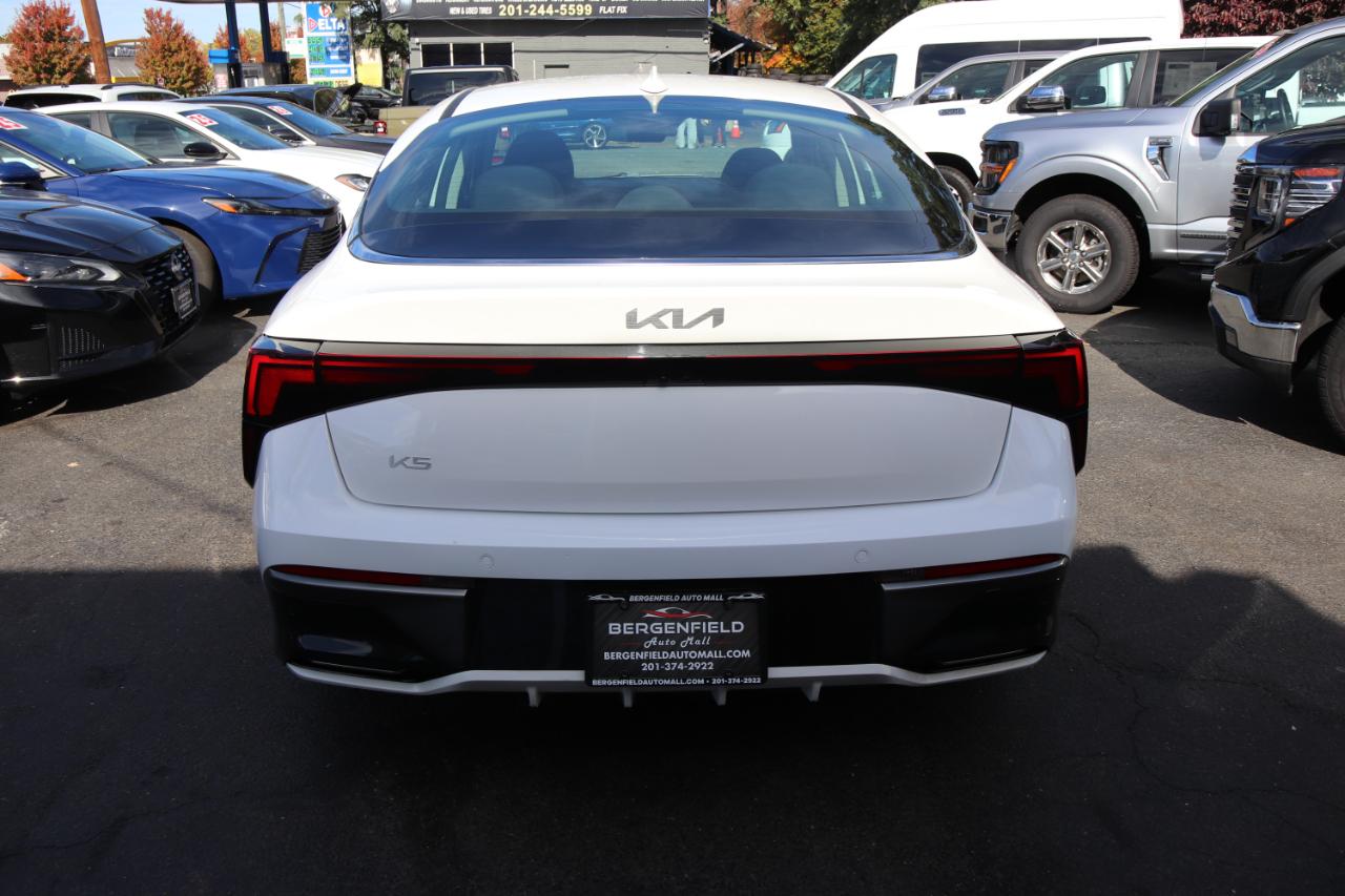 Kia K5 LXS Auto FWD 2026