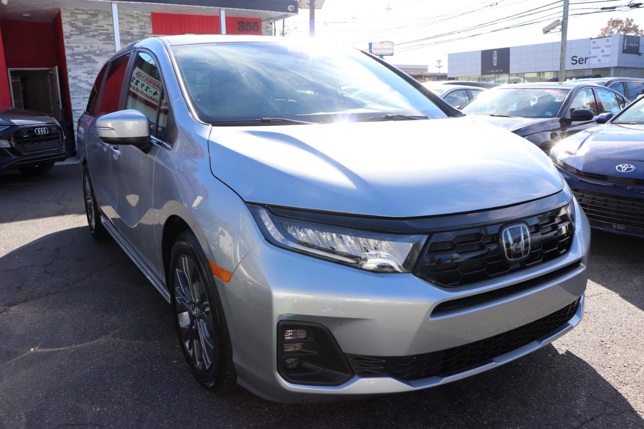 Honda Odyssey Touring Auto 2027