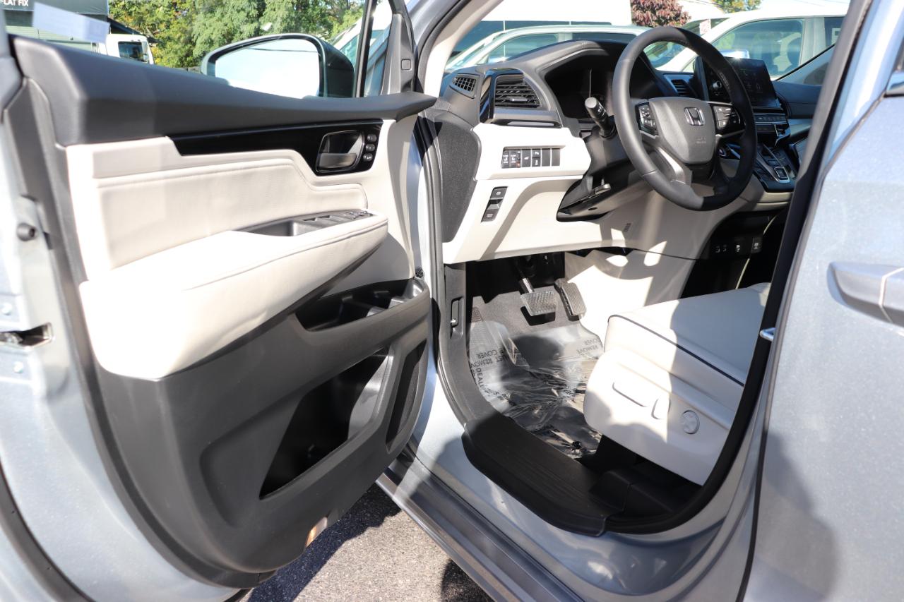 Honda Odyssey Touring Auto 2027