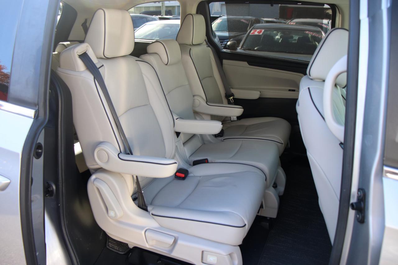 Honda Odyssey Touring Auto 2027