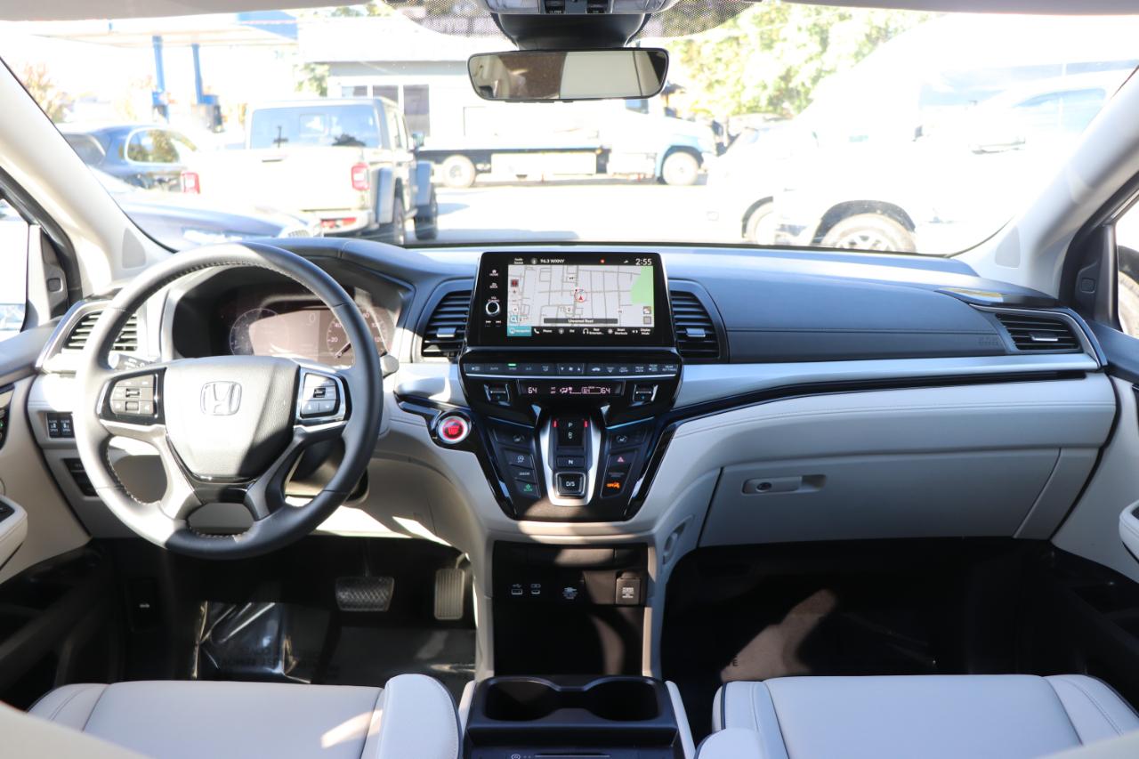 Honda Odyssey Touring Auto 2027