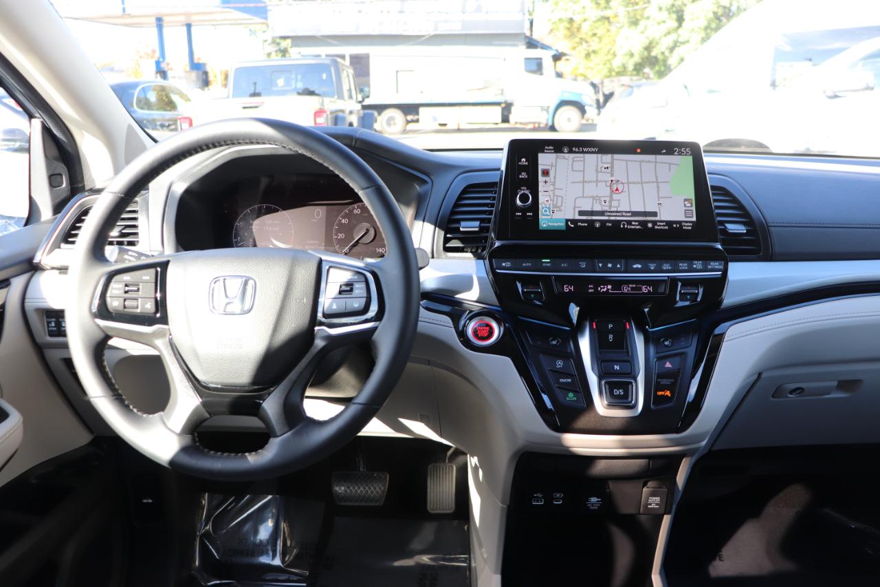 Honda Odyssey Touring Auto 2027