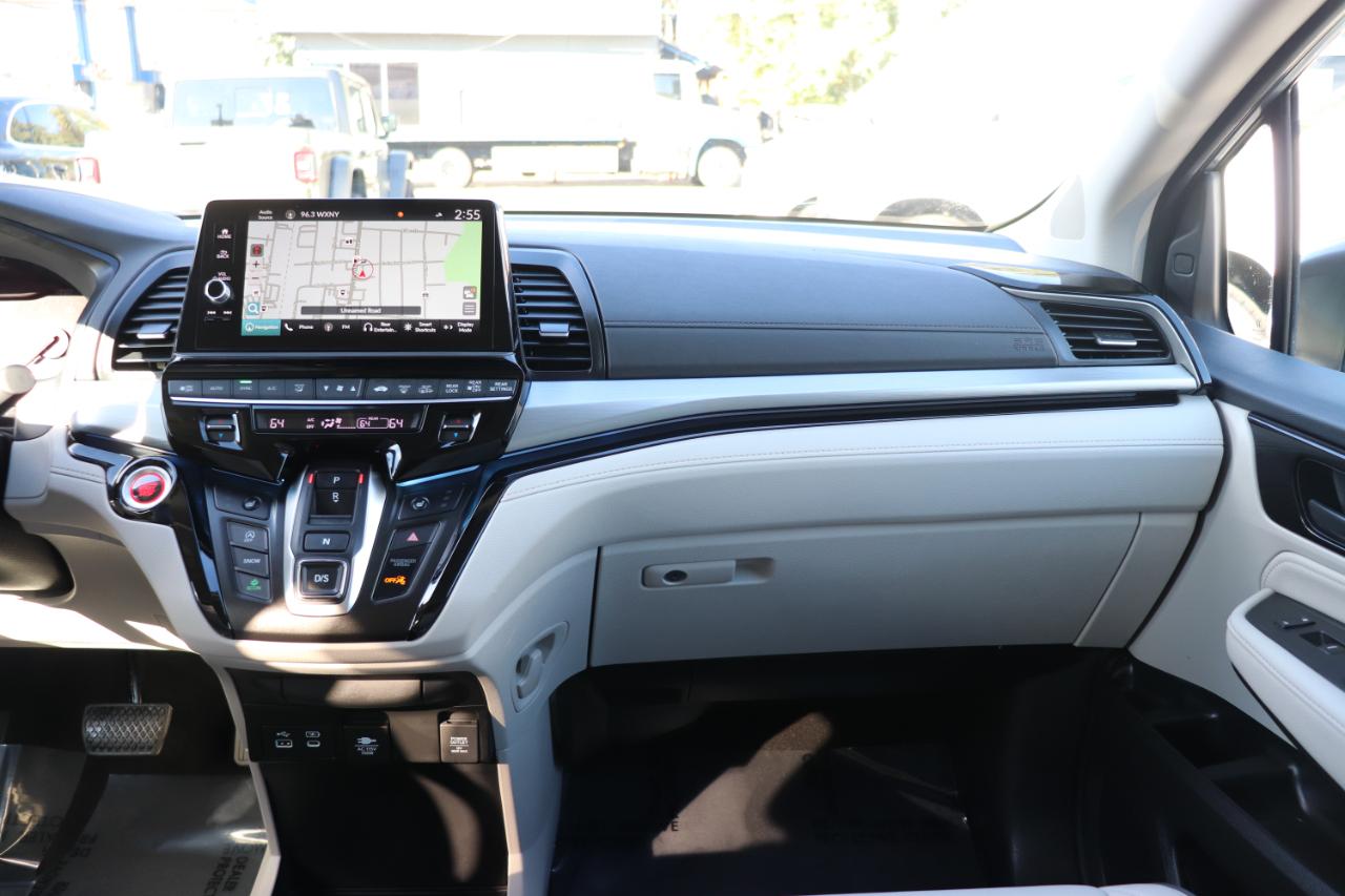 Honda Odyssey Touring Auto 2027