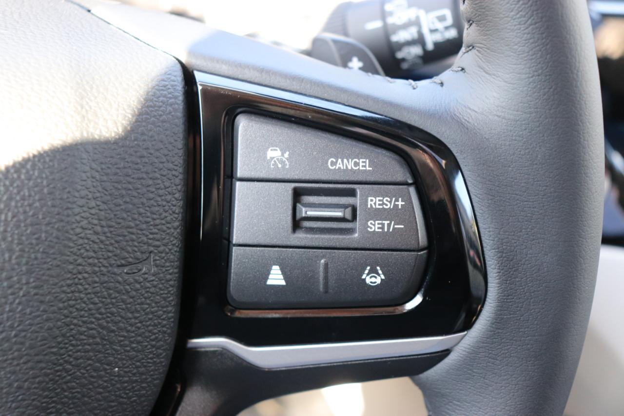 Honda Odyssey Touring Auto 2027