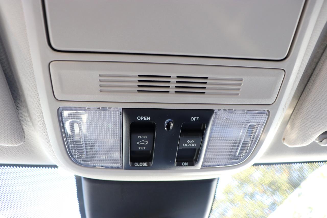 Honda Odyssey Touring Auto 2027