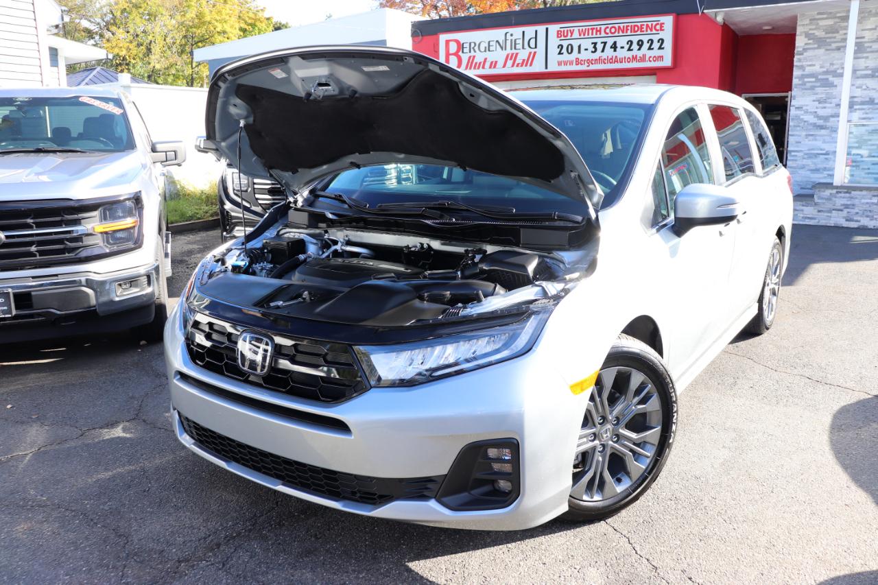 Honda Odyssey Touring Auto 2027